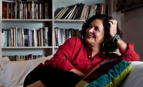 HELÔ, SEMPRE PRESENTE