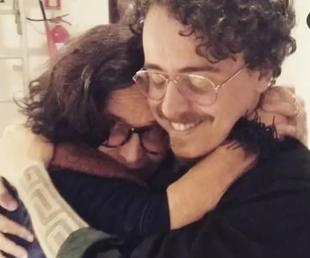 …HELÔ, NO MEIO DO CAMINHO